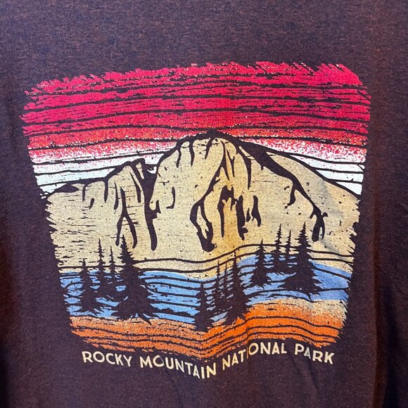 Long's Peak Rocky Mountain National Park Brown t-shirt Size XL - Picture 3 of 7